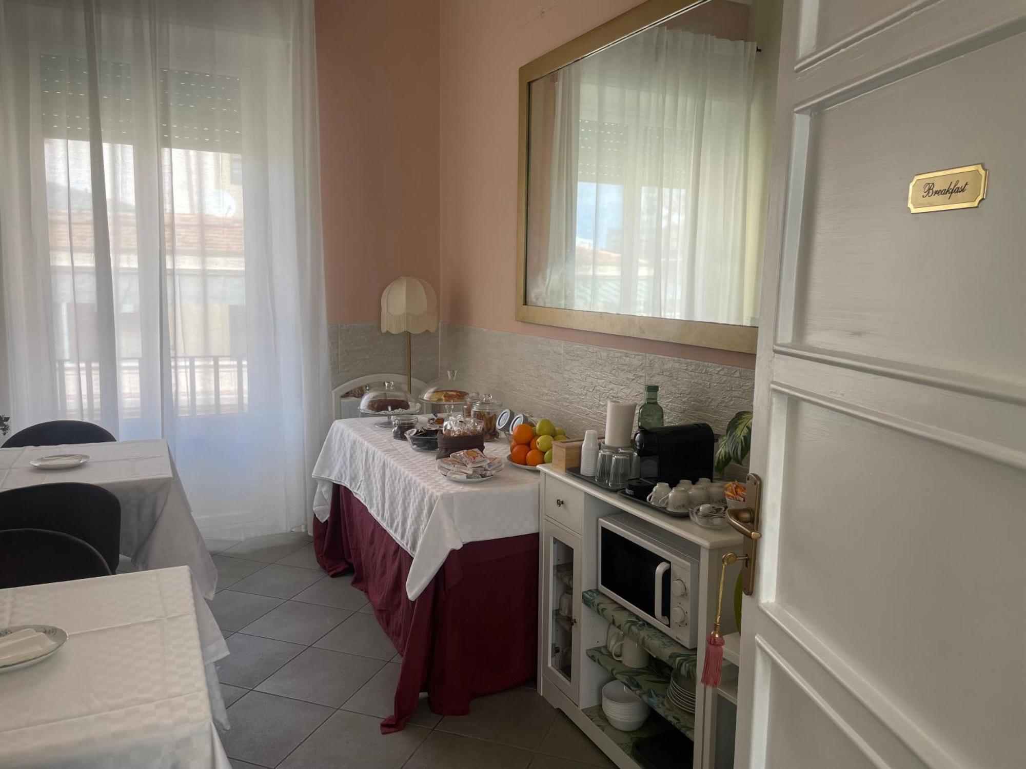 La Terrazza Su Palermo Acomodação com café da manhã Exterior foto