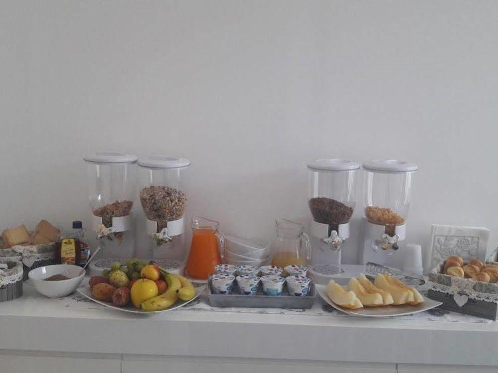 La Terrazza Su Palermo Acomodação com café da manhã Exterior foto